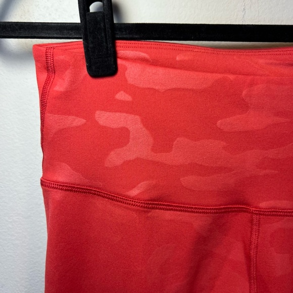 Old Navy Women's Powersoft 7/8 Elevate Leggings Red Camo Athletic NEW Size Large - Picture 5 of 13